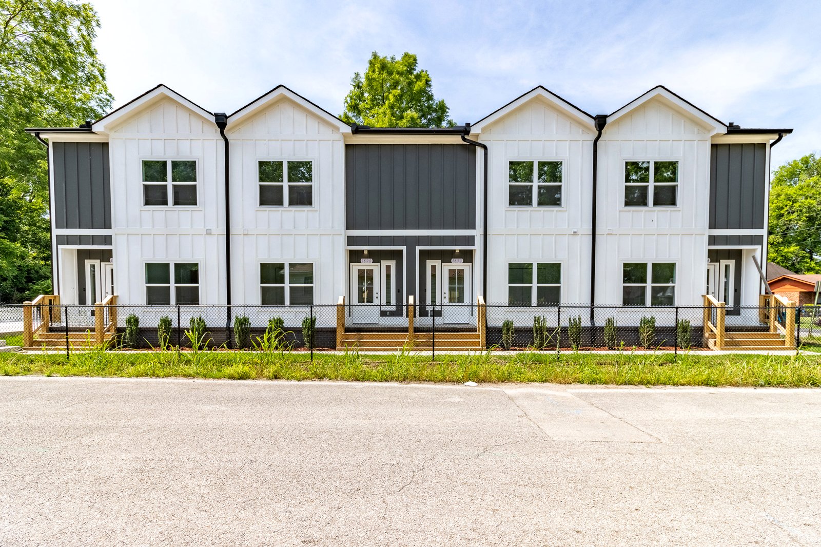 Kali Townhomes — 4-unit board-and-batten craftsman townhome development, Chattanooga TN